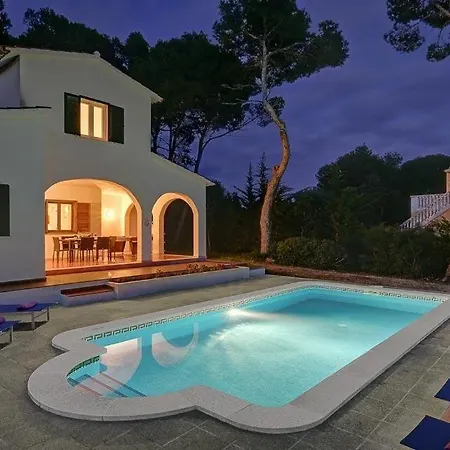 Cala Galdana Sleeps 8 Pool Air Con Wifi Villa