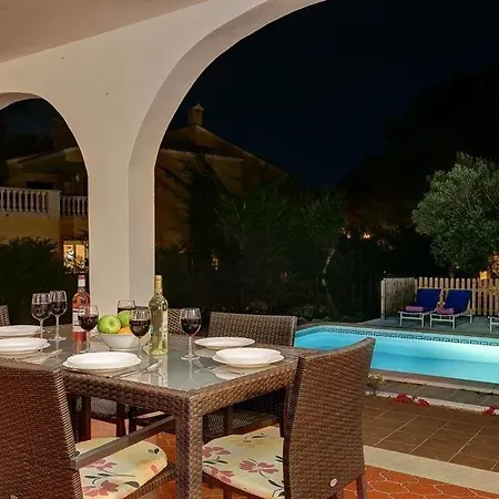 Villa Cala Galdana Sleeps 8 Pool Air Con Wifi